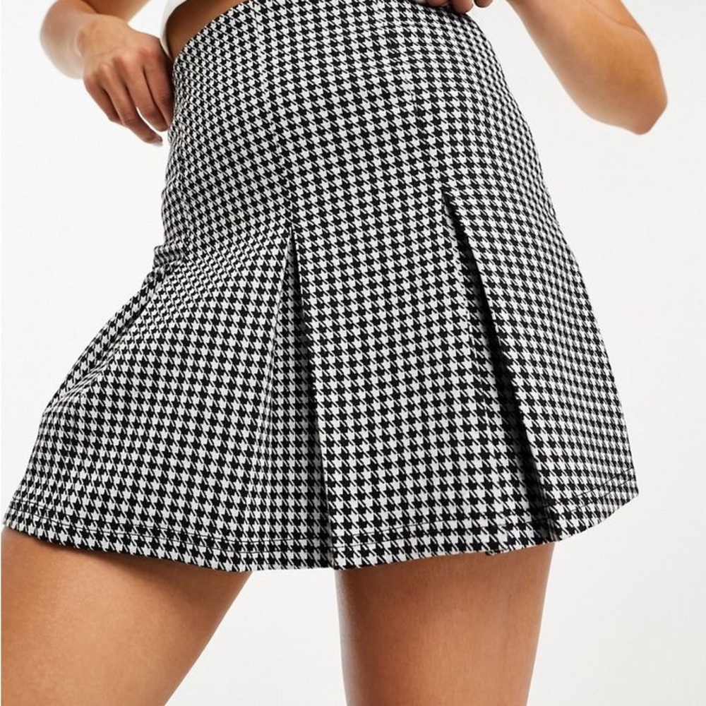 Houndstooth Pleated Skirt